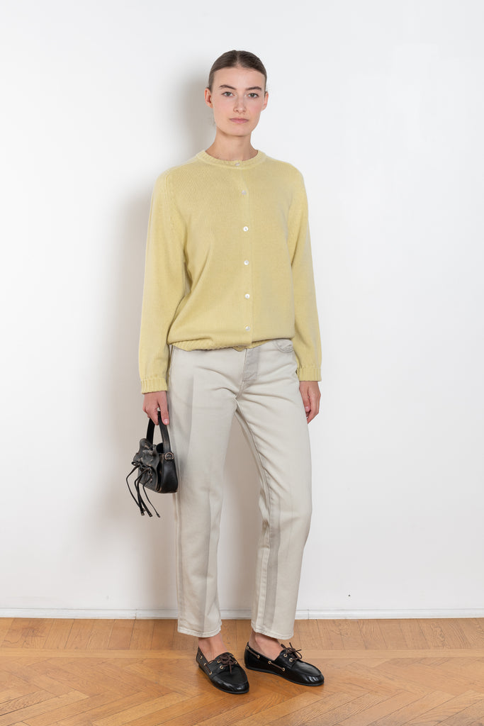 The Paris 5 Pockets Jeans by 6397 has a slim straight cropped leg