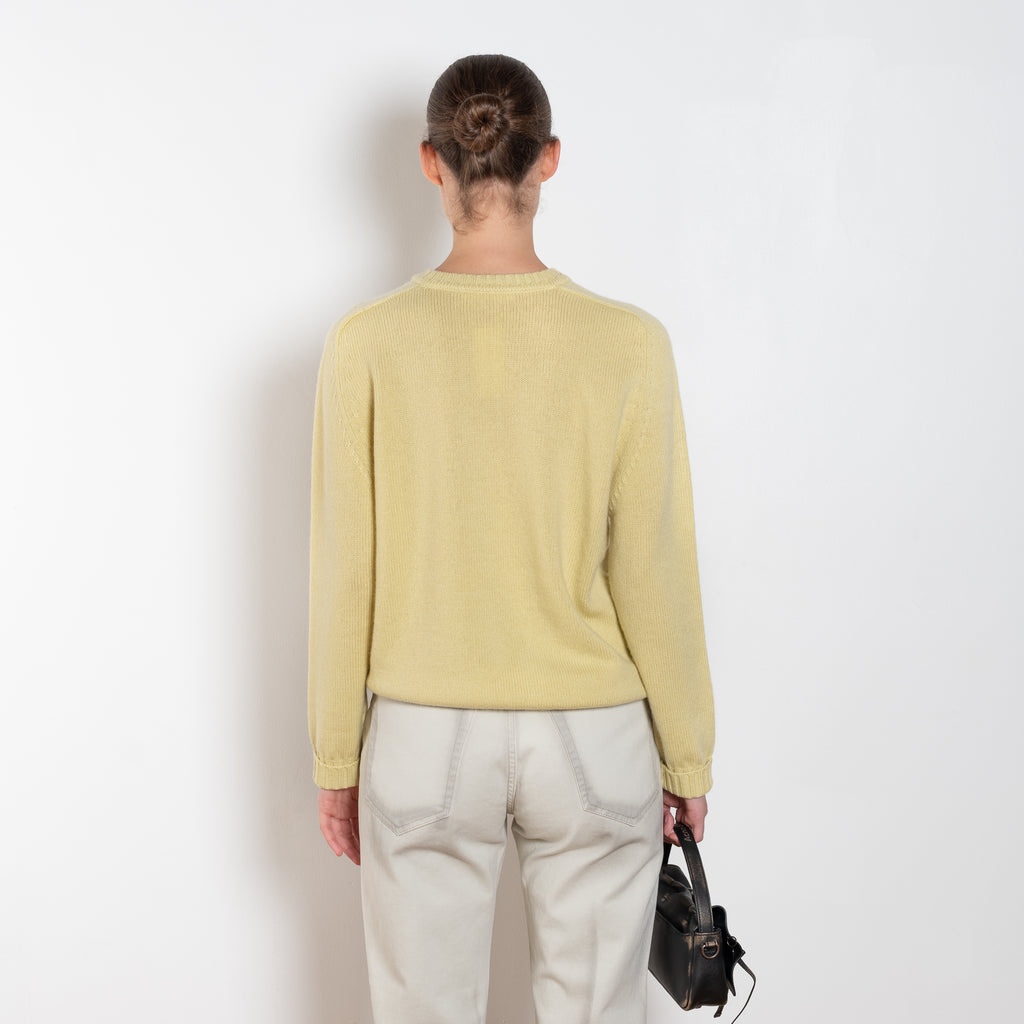 The Paris 5 Pockets Jeans by 6397 has a slim straight cropped leg