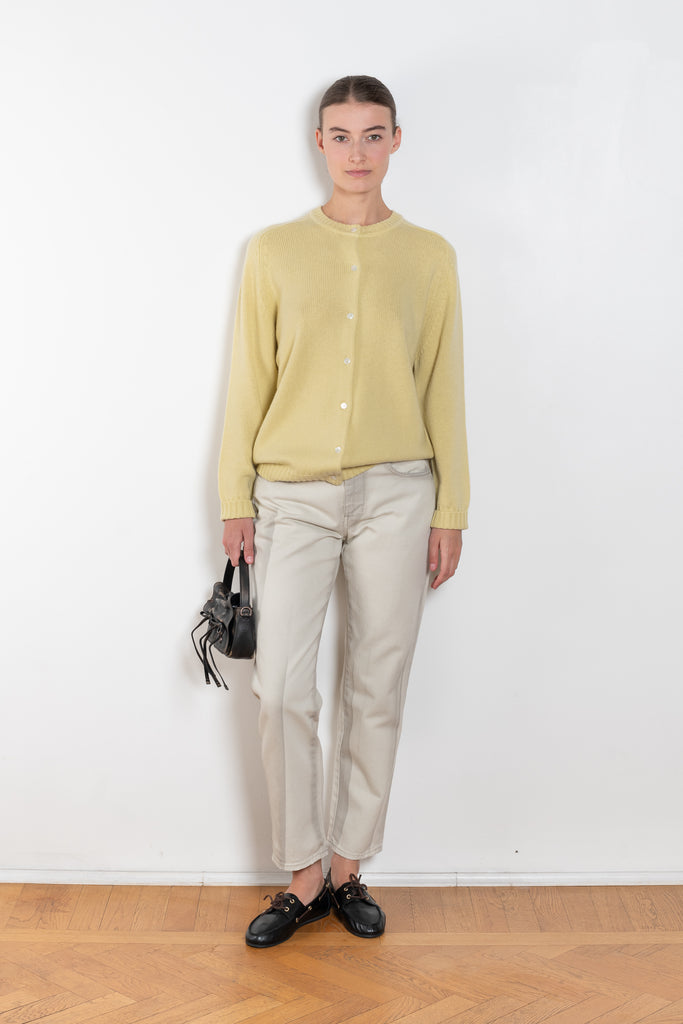 The Paris 5 Pockets Jeans by 6397 has a slim straight cropped leg