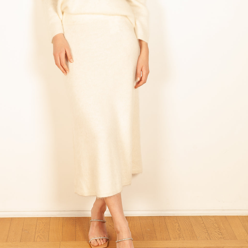 astra skirt cream brushed cashmere
