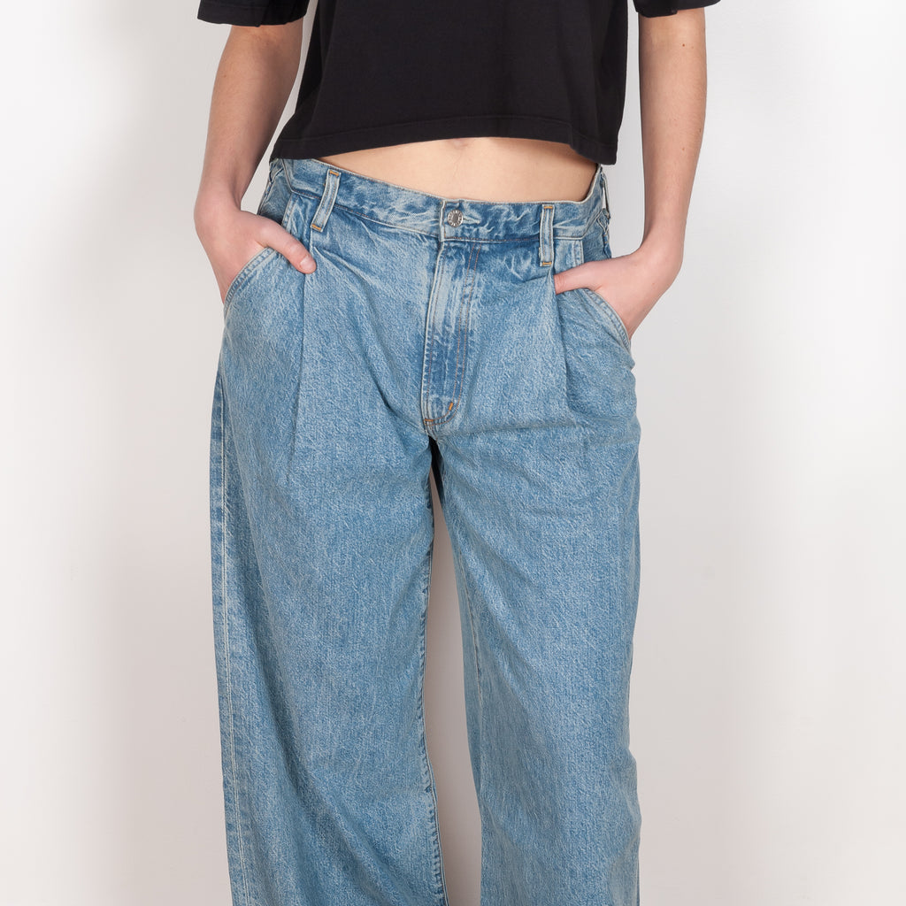 The Ellis Trouser by AGOLDE is a wide leg jeans