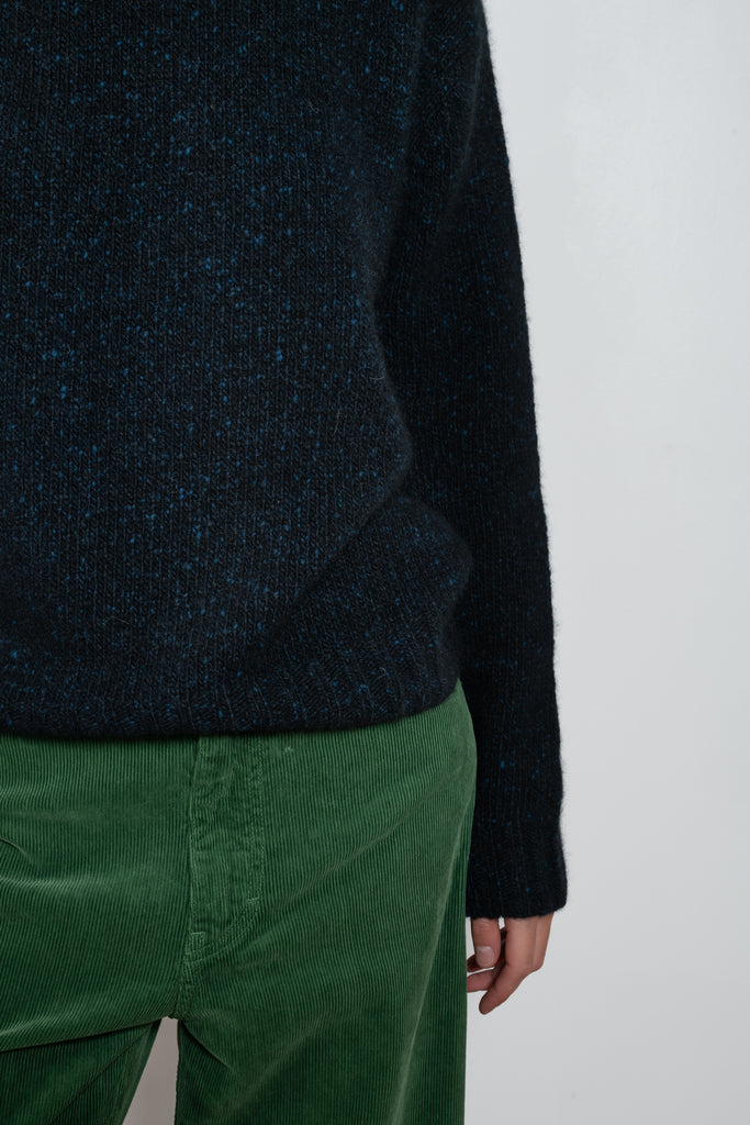auralee cashmere turtleneck