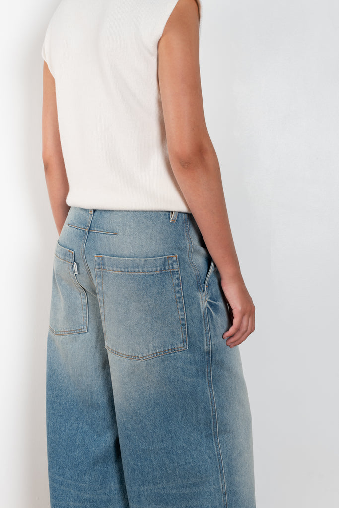 The Wide Leg Jeans by Gauchere is a this season's new shape with a high rise and a long wide leg