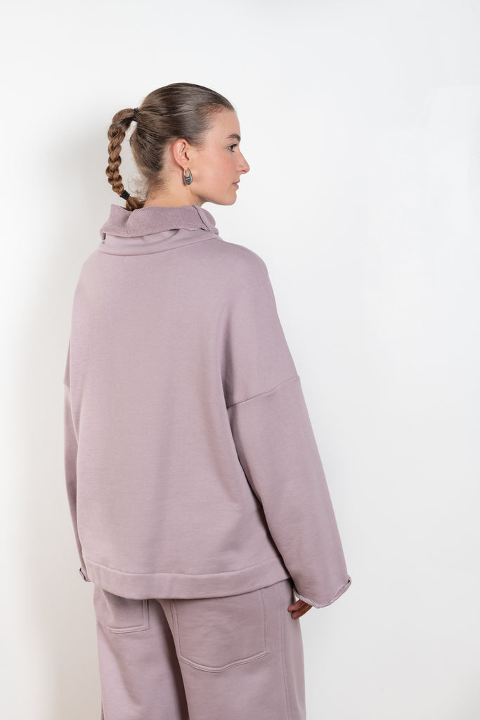 The Sweatshirt 1746 by GAUCHERE is a loose turtle sweater&nbsp;in a beautiful ash lilac
