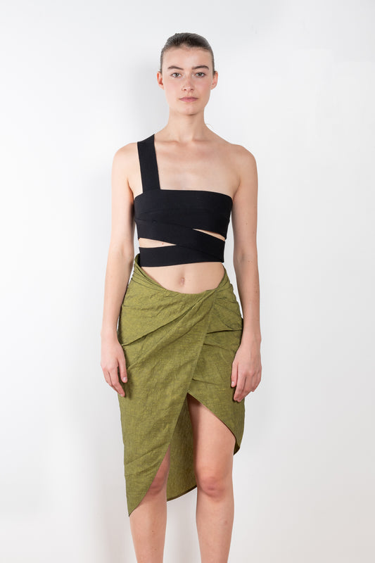 The Vinas Top by Gauge81 is an cropped one shoulder top made out of gathered wide straps