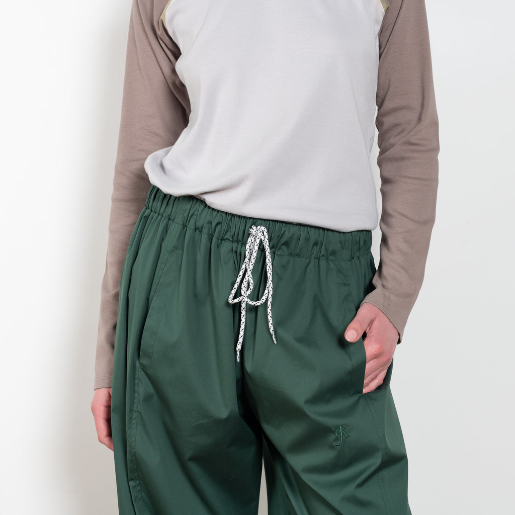 The Pifty 50-50 Pants by Julie Kegels is a relaxed trouser with a front in cotton and back in linnen
