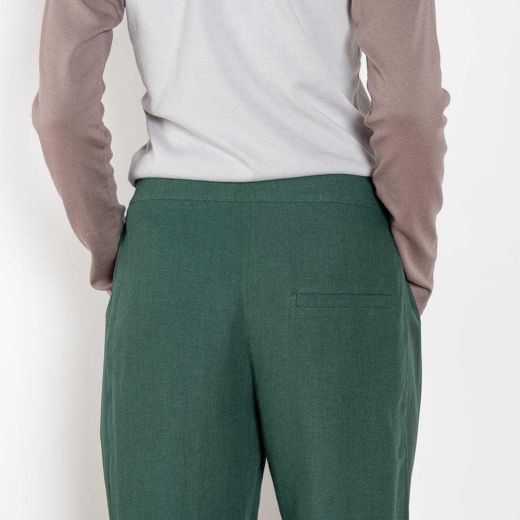 The Pifty 50-50 Pants by Julie Kegels is a relaxed trouser with a front in cotton and back in linnen