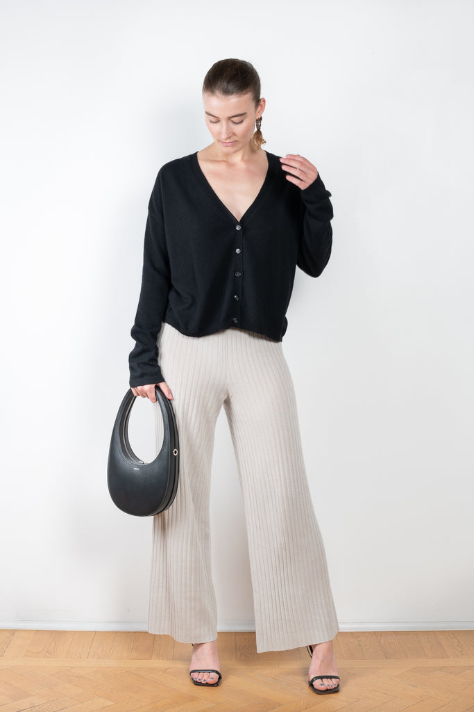 The Abby Cardigan by Lisa Yang is a fine cardigan with a boxy fit in a soft cashmere