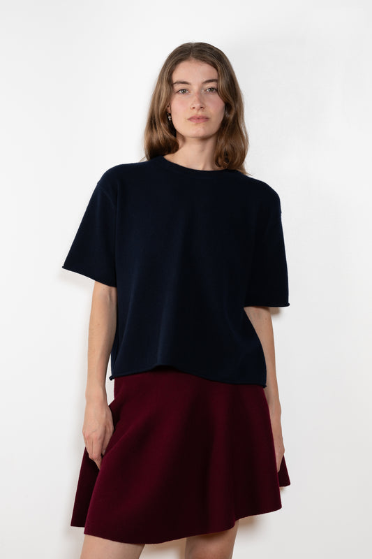 The Cila Tee by LISA YANG is a fine knit cashmere t-shirt with a classic round neck and rolled trim edges