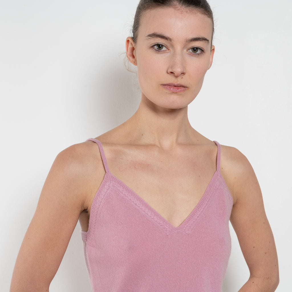 lisa yang nala top