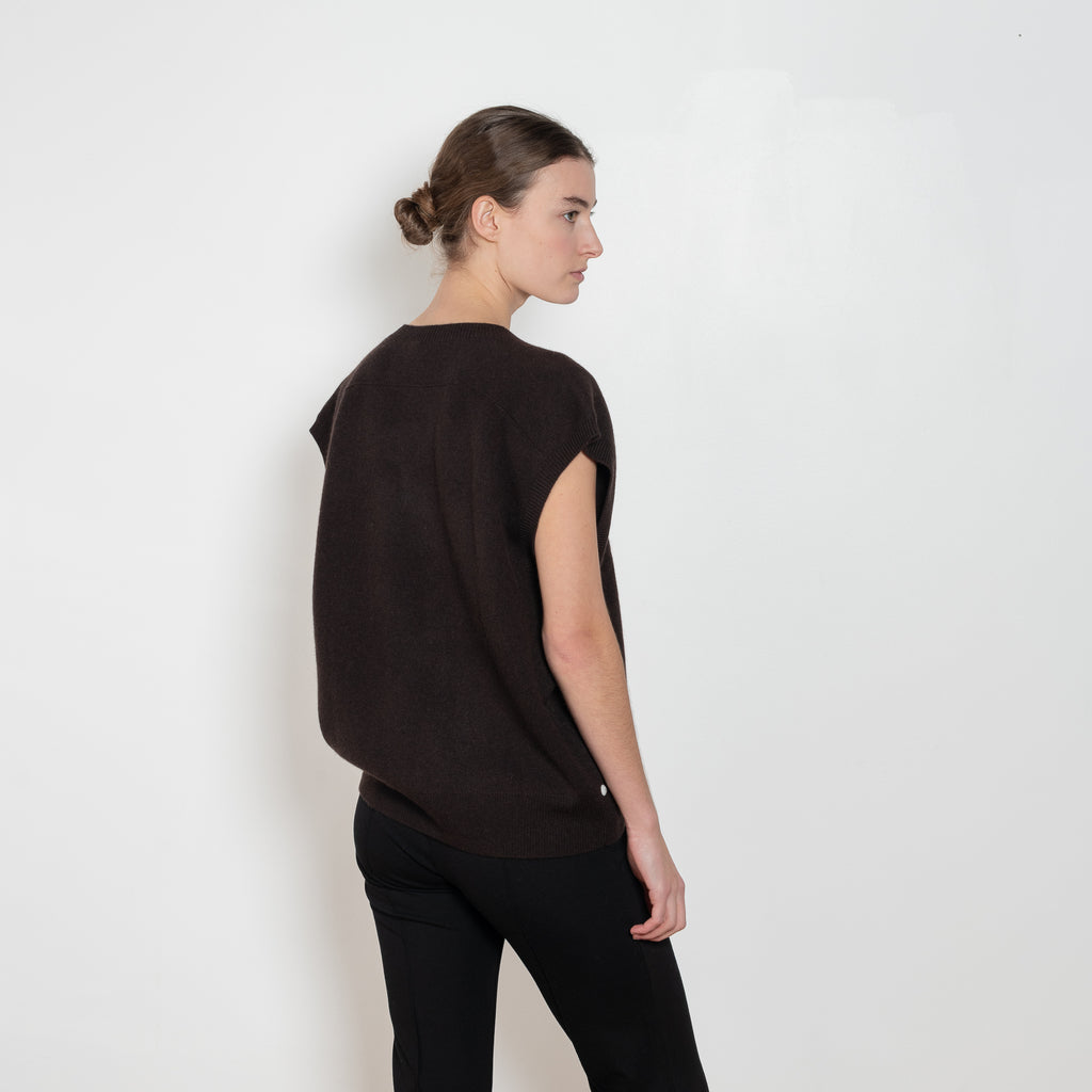 lisa yang navarra top