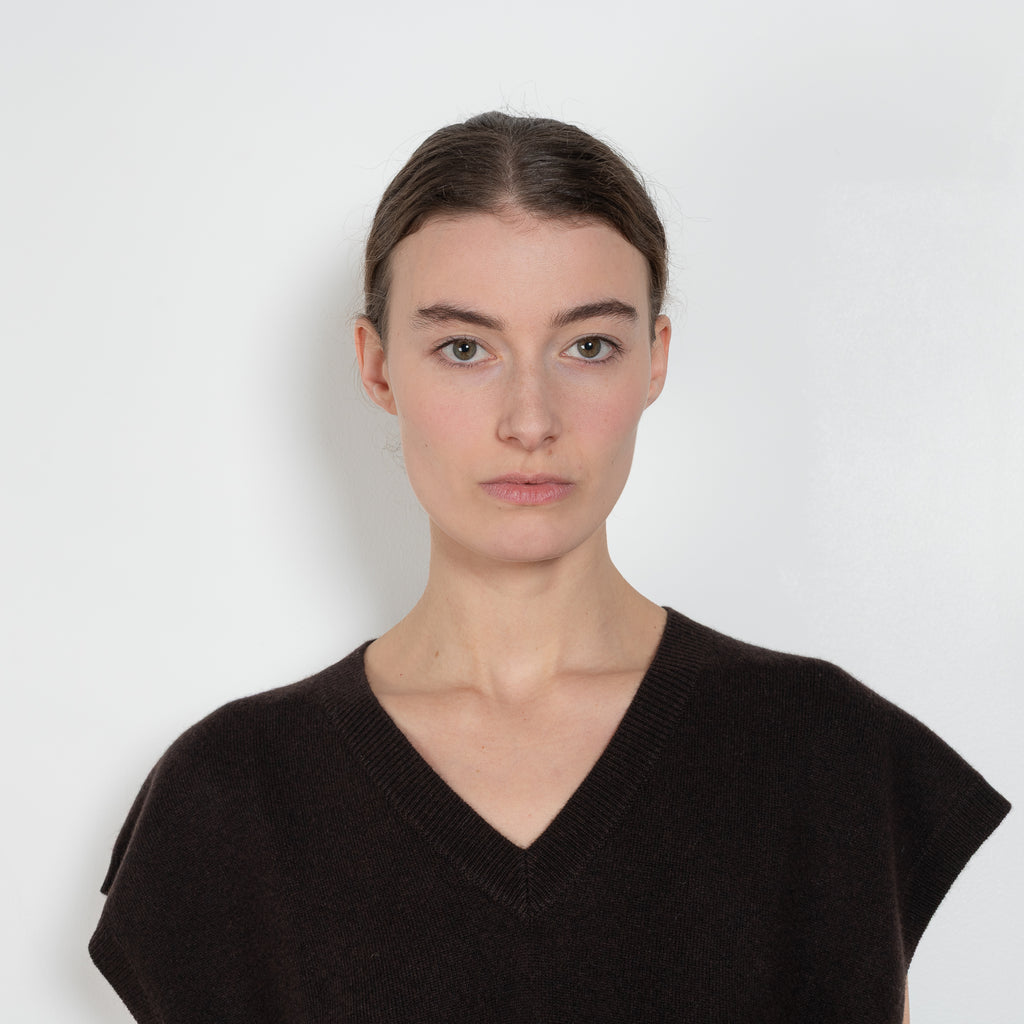 lisa yang navarra top