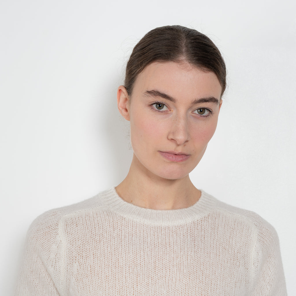 lisa yang siona tshirt cream