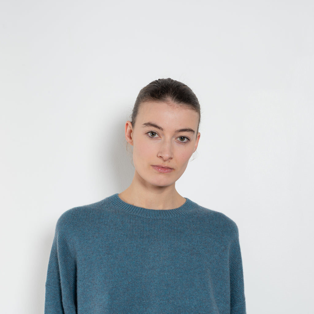 lisa yang veira sweater