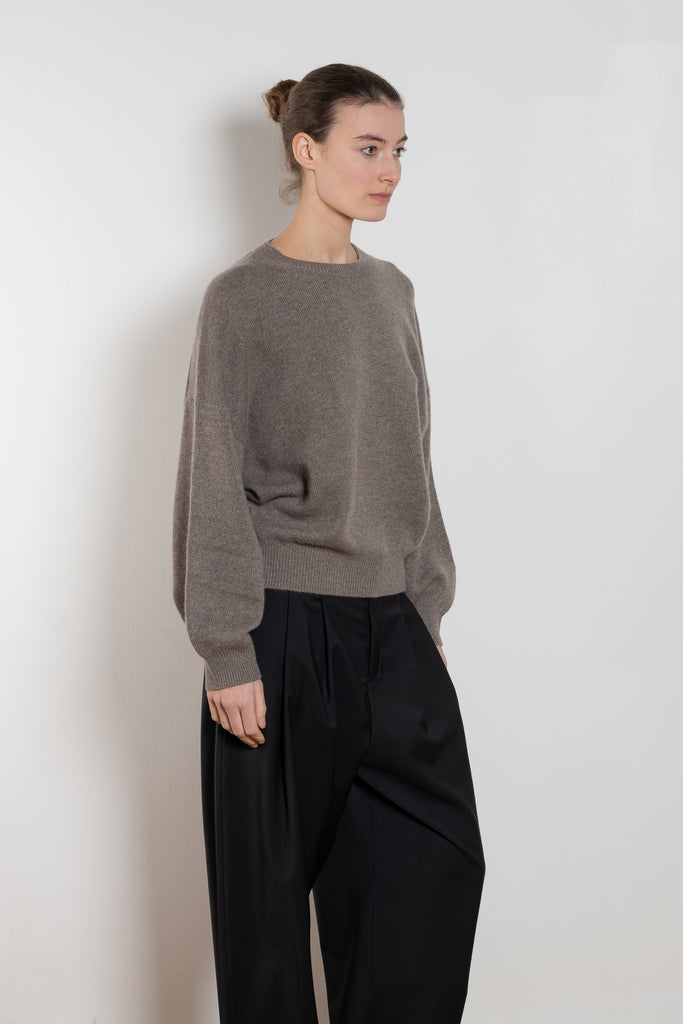 lisa yang veira sweater