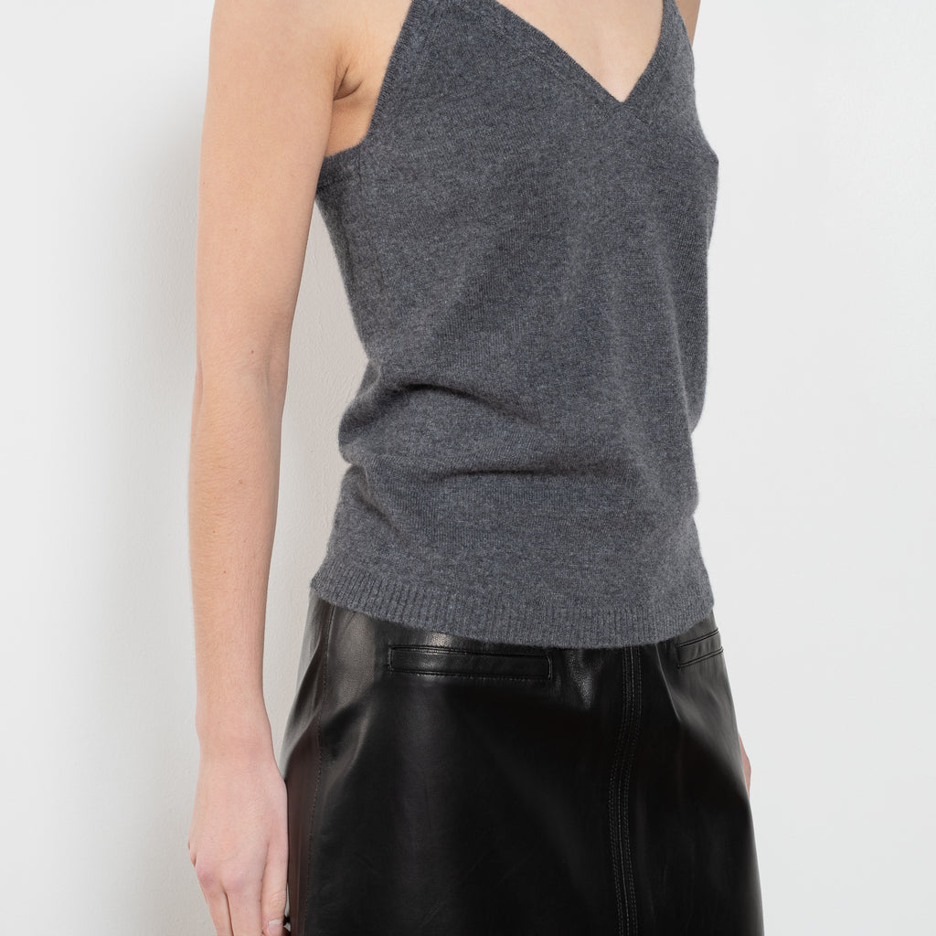 lisa yang nala top