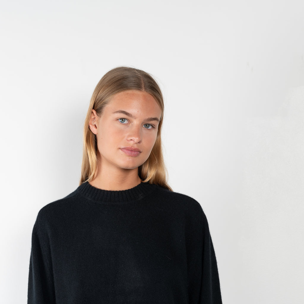The Baltra Sweater by Loulou Studio is a relaxed long sleeve sweater in a soft cashmere