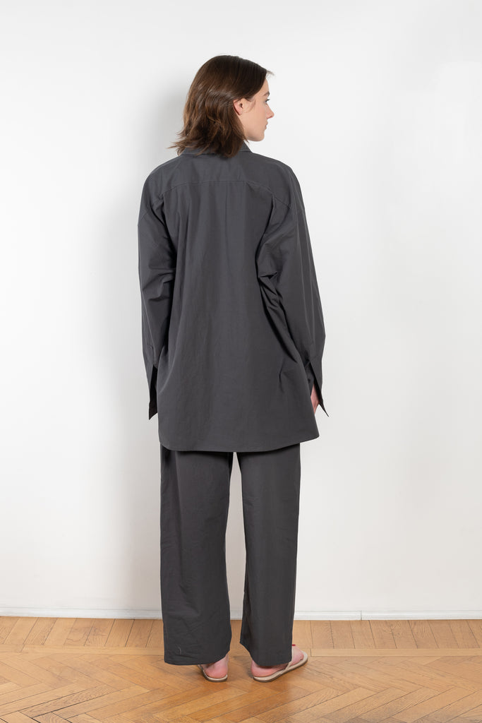 The Poplin Cotton Shirt N°1 by Maud Van Den Beussche is a relaxed oversized shirt with patch pockets in a beautiful poplin cotton