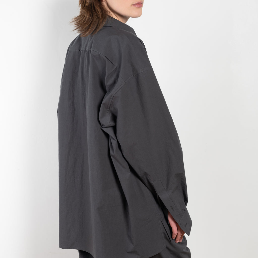 The Poplin Cotton Shirt N°1 by Maud Van Den Beussche is a relaxed oversized shirt with patch pockets in a beautiful poplin cotton