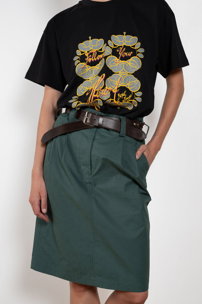 The Chino Pencil Skirt by Meryll Rogge is a unique pencil skirt with a workwear-like silhouette. With XL loop belts and side pockets