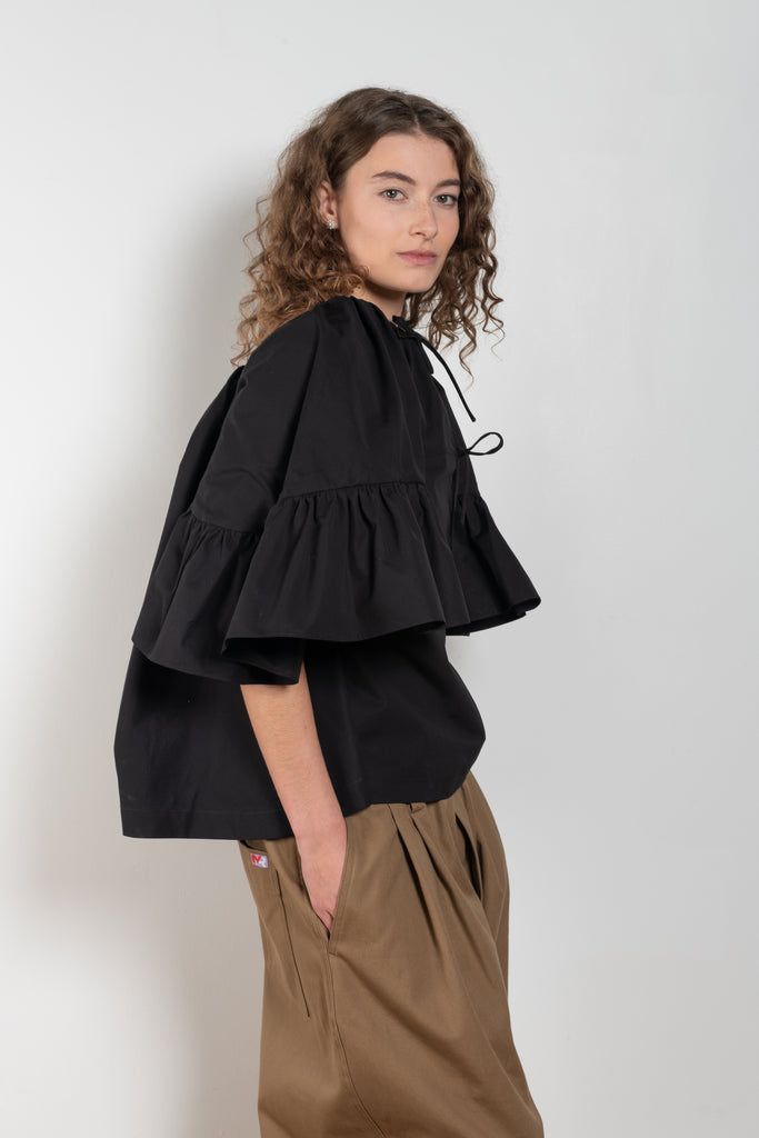 The Workwear Chino by Meryll Rogge is a signature oversized trouser with a drawstring closure