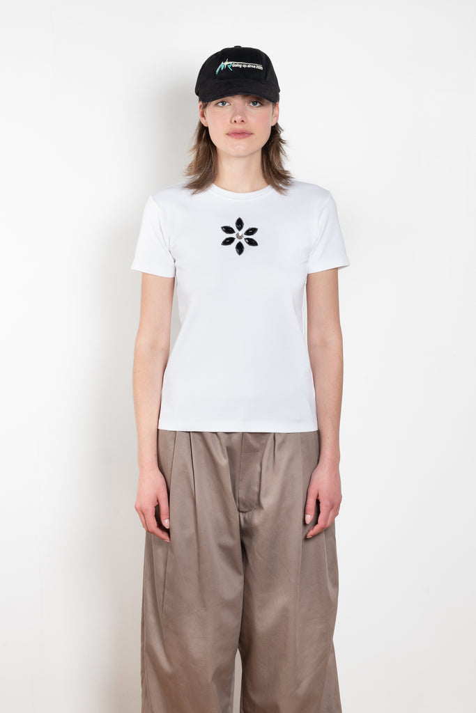 The Embroidered Tshirt by Meryll Rogge is a fitted short sleeved Tee with a floral embroidery