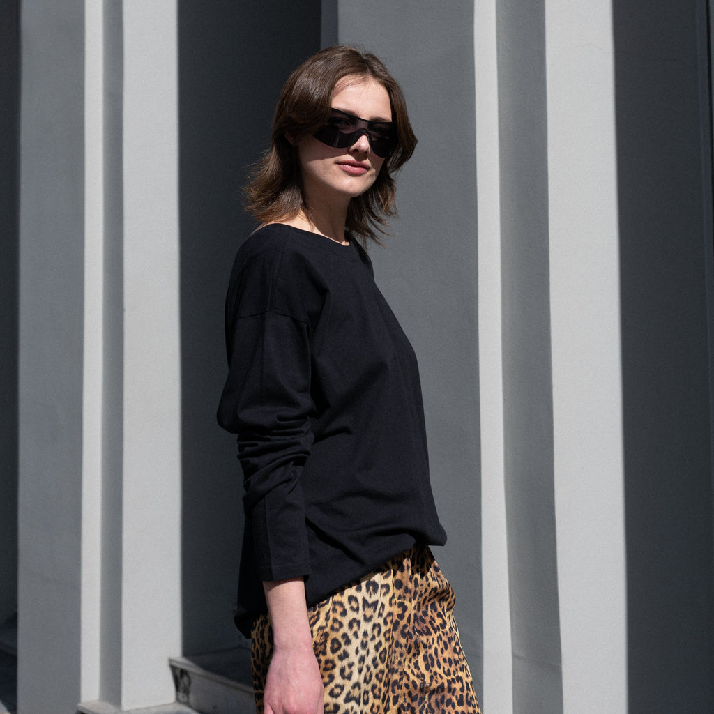 The Flexy Short by Monique Van Heist is an easy short with a just above the knee length