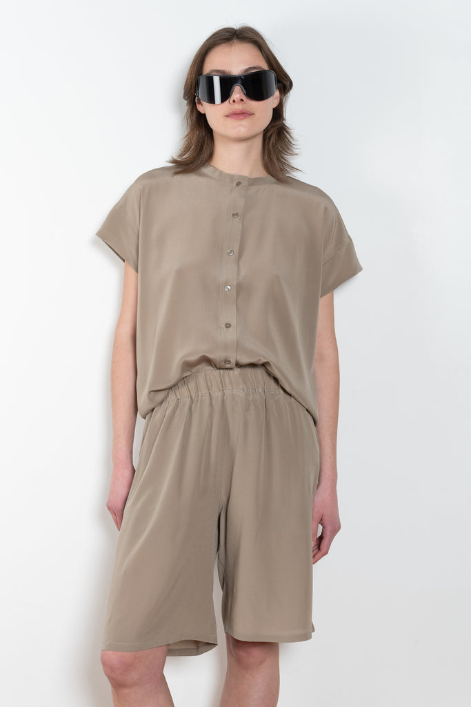 The Flexy Short by Monique Van Heist is an easy short with a just above the knee length