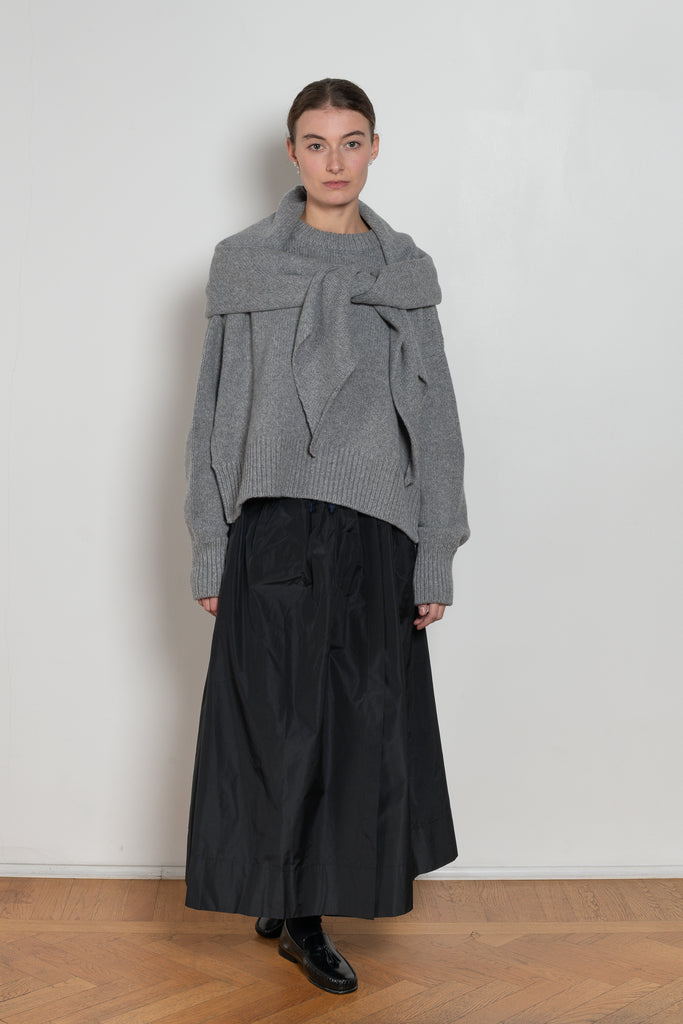 Queens guard scarf by Nackiye