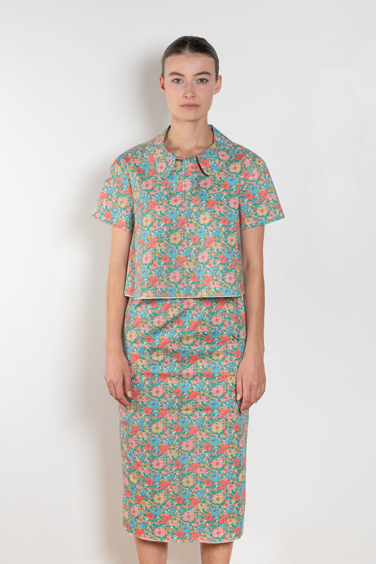 The Kennedy Top by Nackiye is 60s inspired style slip on top with a relaxed open collar, feminine floral print and A-line silhouette