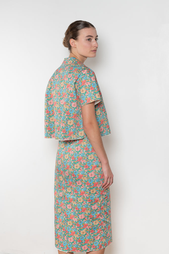 The Kennedy Top by Nackiye is 60s inspired style slip on top with a relaxed open collar, feminine floral print and A-line silhouette