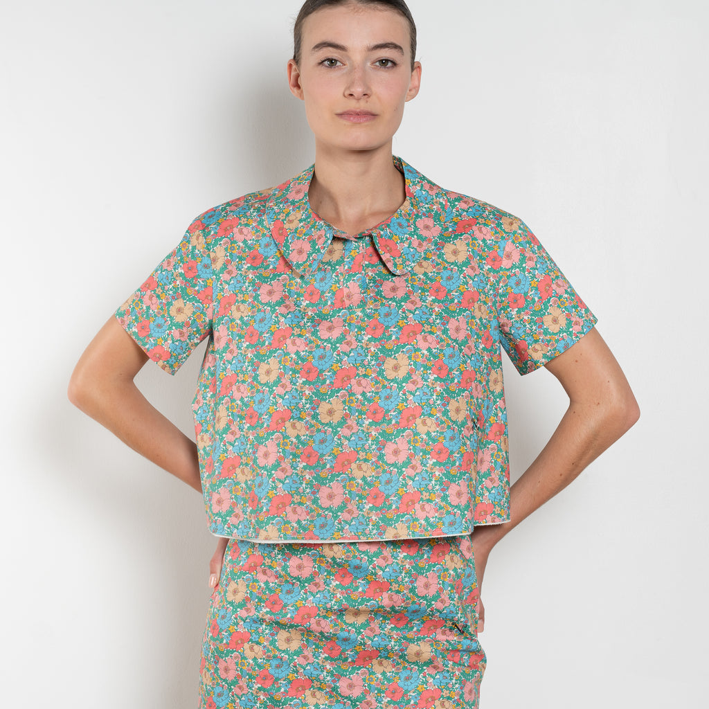 The Kennedy Top by Nackiye is 60s inspired style slip on top with a relaxed open collar, feminine floral print and A-line silhouette