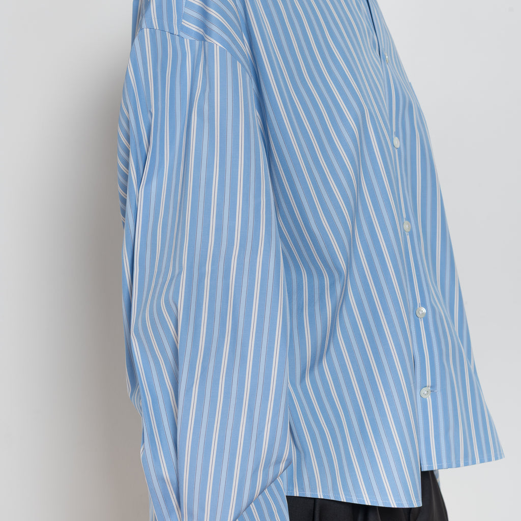 nackiye must have shirt