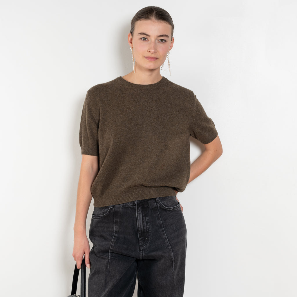 The Pearl Top by Nackiye is a crew neck short sleeved sweater in a lightweight cashmere with lightly ribbed sleeve hems and bottom hem
