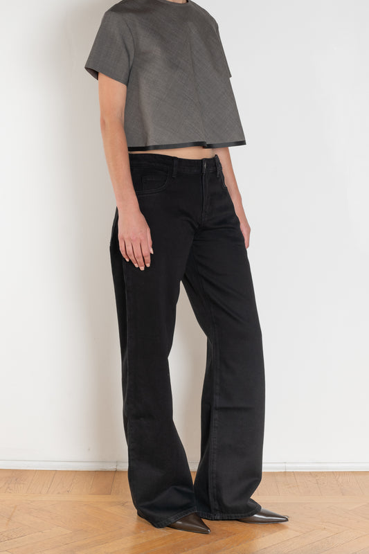 The Uptown jeans by Nackiye is a relaxed low waist straight jean. Two pockets at the rear, including two front pockets and a change pocket