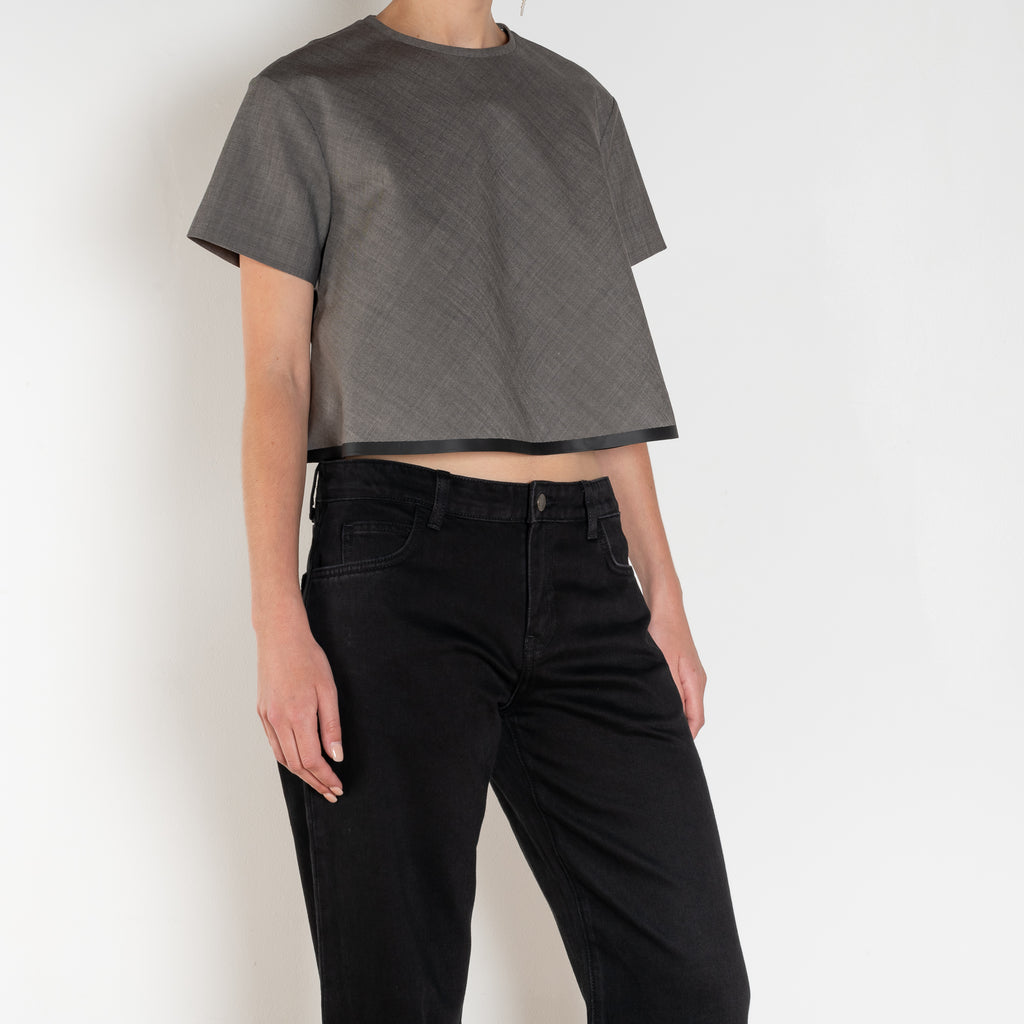 The Uptown jeans by Nackiye is a relaxed low waist straight jean. Two pockets at the rear, including two front pockets and a change pocket