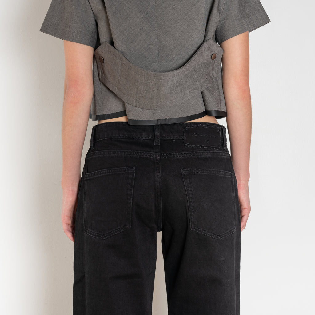 The Uptown jeans by Nackiye is a relaxed low waist straight jean. Two pockets at the rear, including two front pockets and a change pocket
