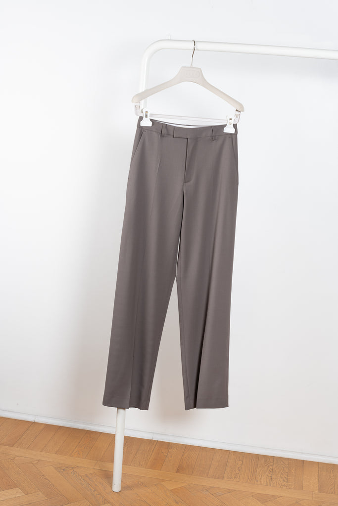 The Oversized Trouser by 6397 is a relaxed trouser suiting trouser in a fine wool twill with a long leg opening slightly at the bottom opening