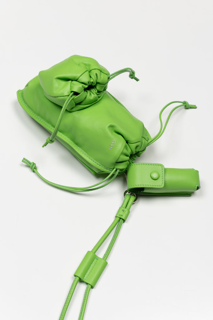 The LL1 Lipstick Holder by ELAOW is a lipstick / lighter case made in soft nappa leather to customize your ELAOW bags