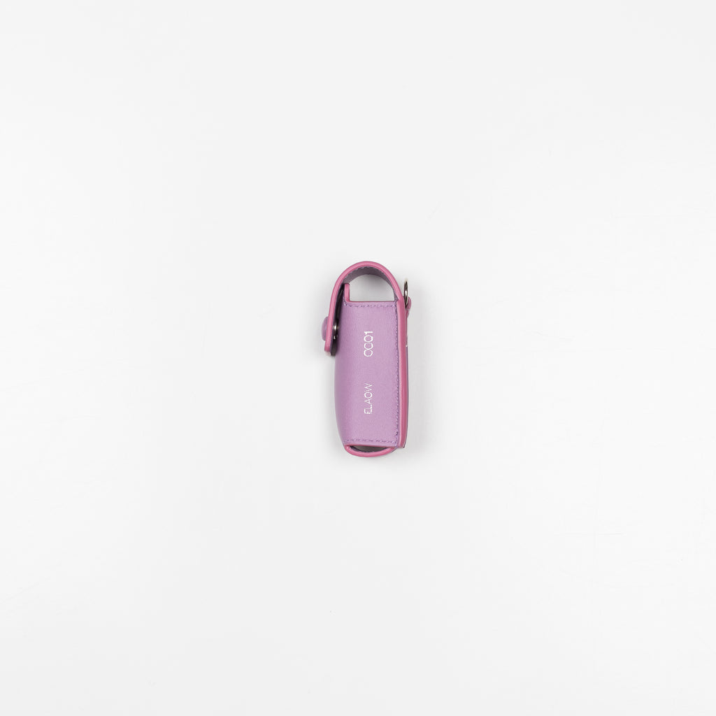 The LL1 Lipstick Holder by ELAOW is a lipstick / lighter case made in soft nappa leather to customize your ELAOW bags