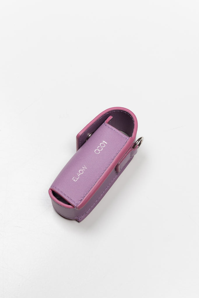 The LL1 Lipstick Holder by ELAOW is a lipstick / lighter case made in soft nappa leather to customize your ELAOW bags