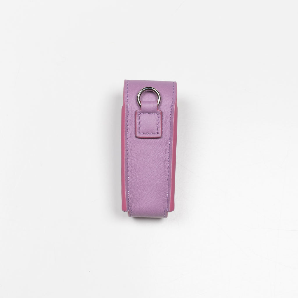 The LL1 Lipstick Holder by ELAOW is a lipstick / lighter case made in soft nappa leather to customize your ELAOW bags
