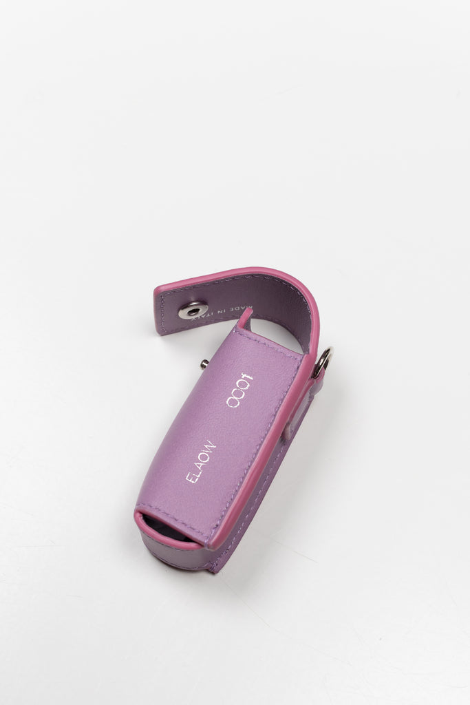 The LL1 Lipstick Holder by ELAOW is a lipstick / lighter case made in soft nappa leather to customize your ELAOW bags