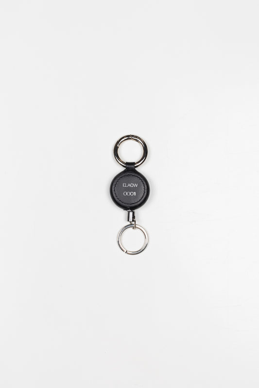 The PK1 Key Holder by ELAOW is a retractable key holder made in soft nappa leather to customize your ELAOW bags