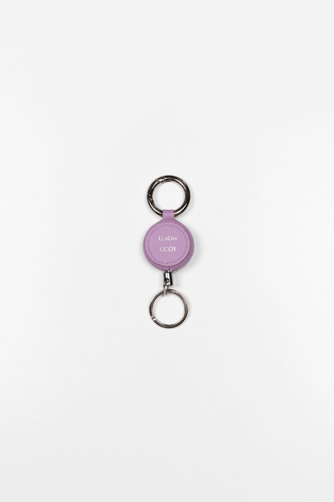 The PK1 Key Holder by ELAOW is a retractable key holder made in soft nappa leather to customize your ELAOW bags