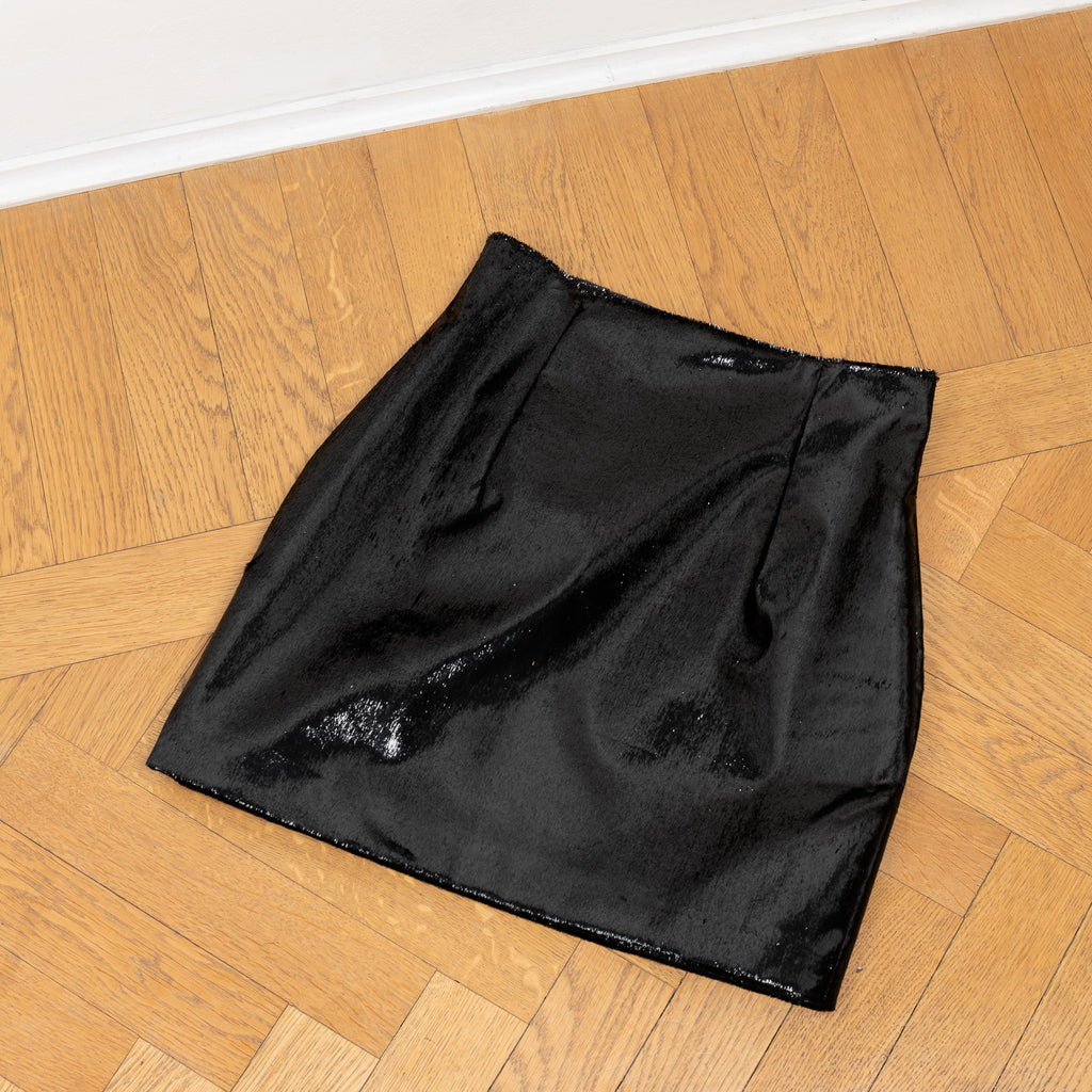 The Mani Brushed Skirt by Gauge81 is a high waisted mini skirt with a brushed pony handfeel