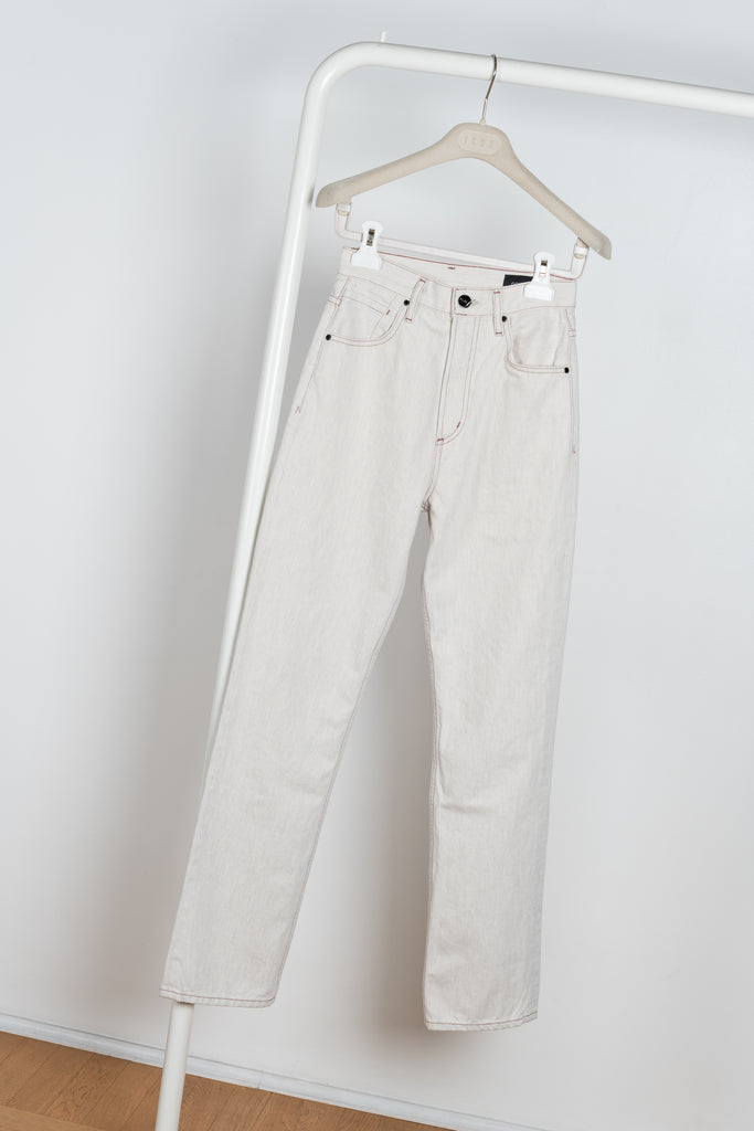 The Martin Jeans by Goldsign Denim is a high waisted straight leg jeans in Heather Grey