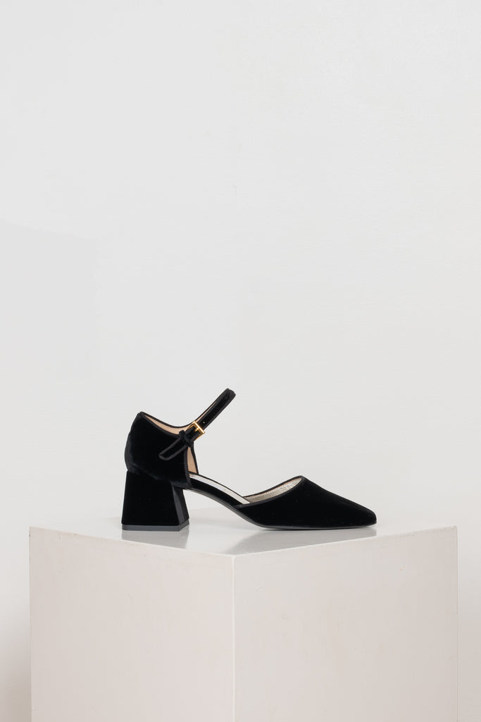 The Mary Jane Sandals by Suzanne Rae are sturdy block heel Mary Jane sandals in a deep black velvet