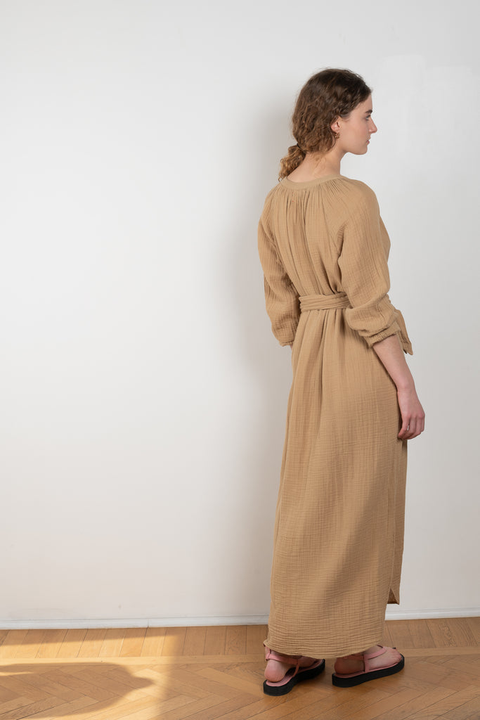 The Irys Dress by Xirena is a relaxed long dress with subtle balloon sleeves in a soft cotton gauze